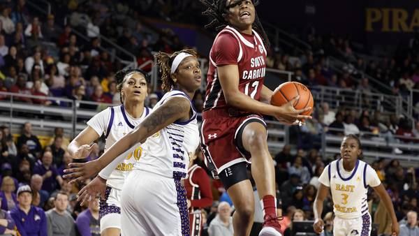 South Carolina still No. 1 in AP women's basketball poll, Syracuse enters Top 25