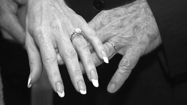 Missouri couple rings in new year by celebrating 80th wedding anniversary