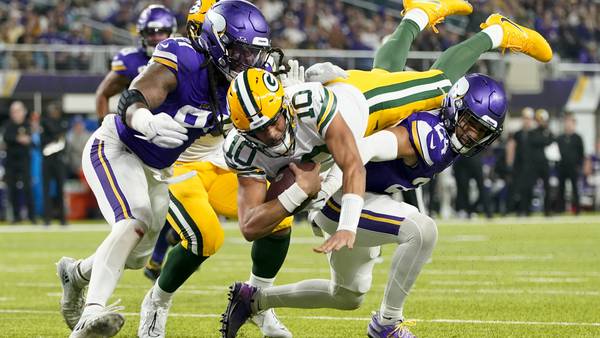 Packers take control of playoff spot on Love's 4-touchdown night in 33-10 cruise past Vikings
