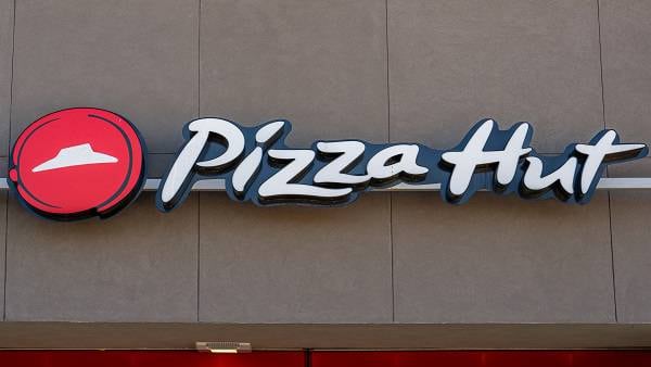 Pizza Hut restaurants in California could lay off thousands as minimum wage law goes into effect